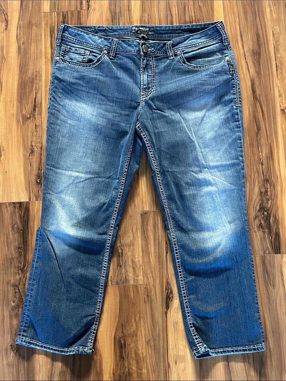 Silver Suki Flap Capri Jeans - Picture 5 of 9